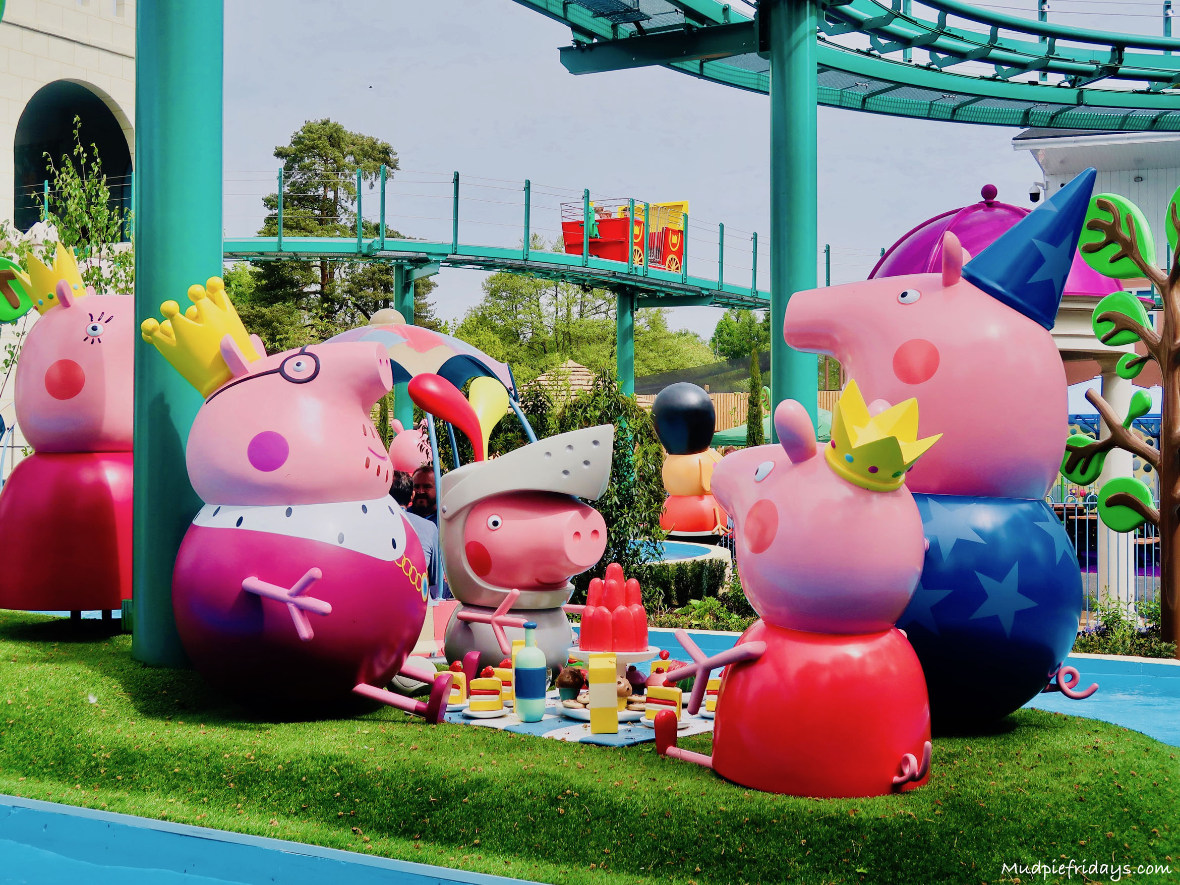 What Age is Peppa Pig for? - Paultons Park Blog