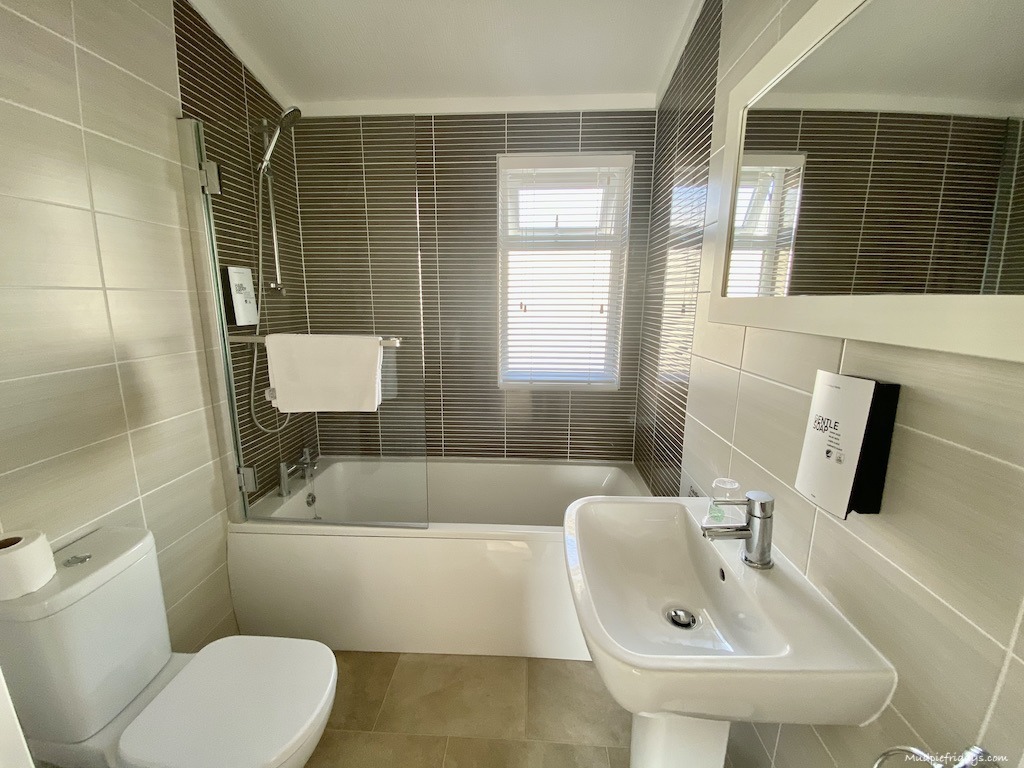 The family bathroom at Croyde Bay Resort