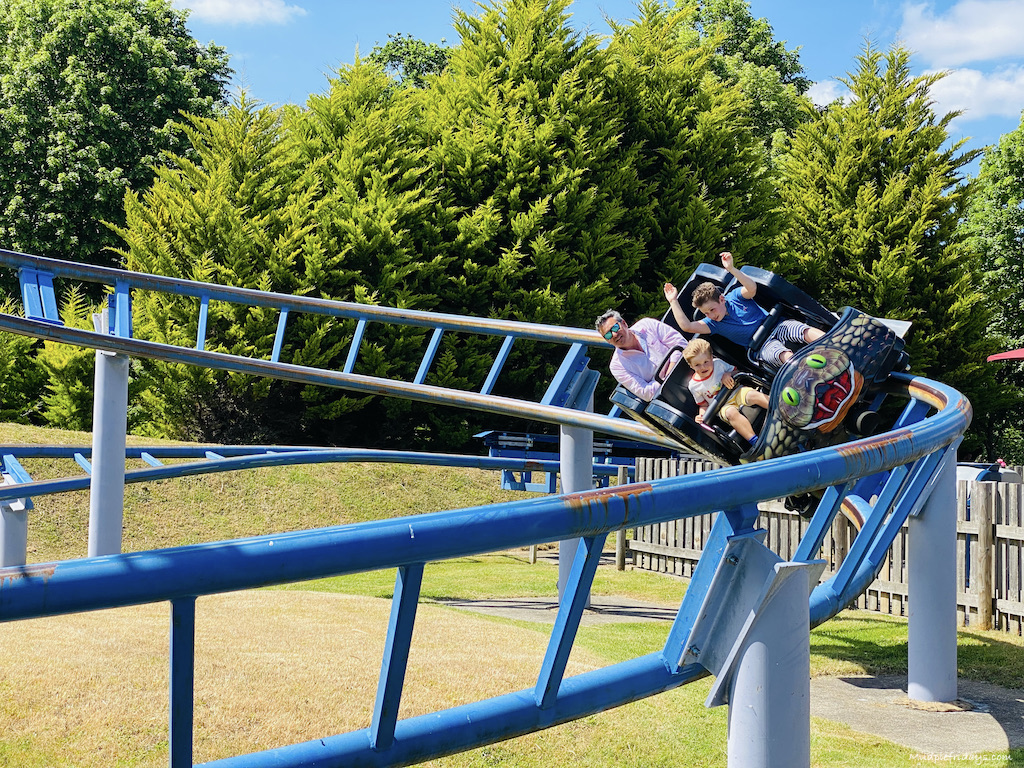 Cobra rollercoaster Paultons Park