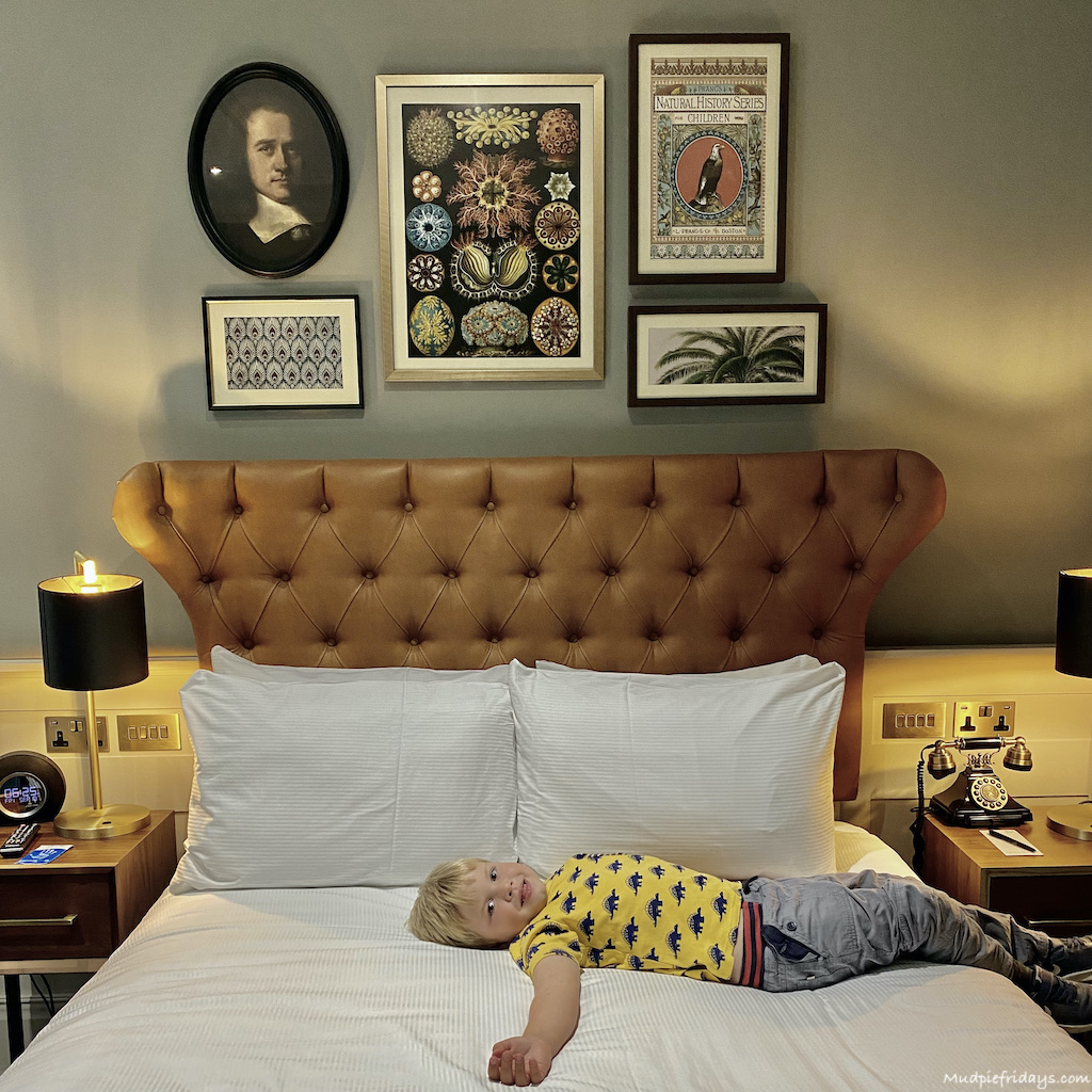 100 Queens Gate Hotel Double Room