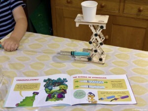 making MEL Science STEM course hydraulic lift