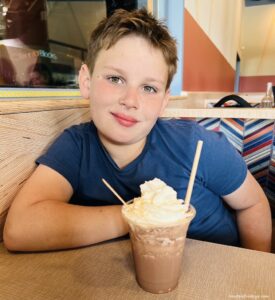 ChiChocolate milkshake at Miam Miam Burger Bar at Center Parc Disneyland Paris