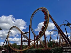 Goudurix - Another long roller coaster with lots of loops and drops. It looks impressive located over a lake with it reflected in the water. Definitely one for the adrenaline junkies.
