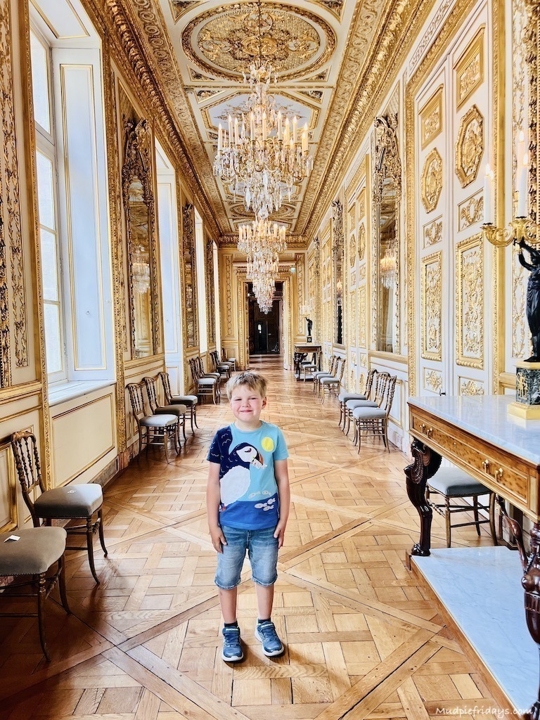 Harry in the corridor at the Hotel de la Marine