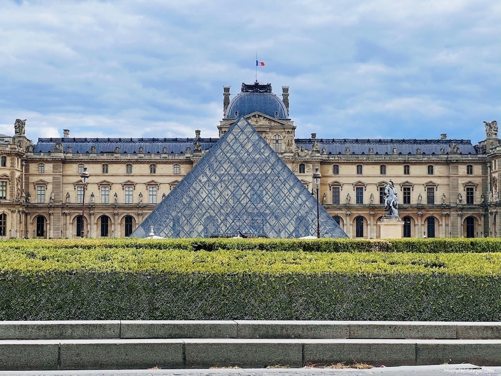 The Lourve - iconic building for your Paris city break