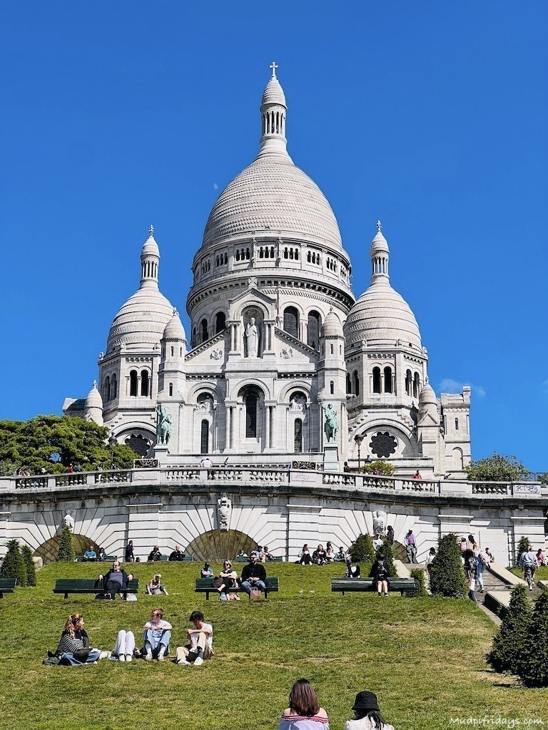 The Sacre Coeur from the bottom