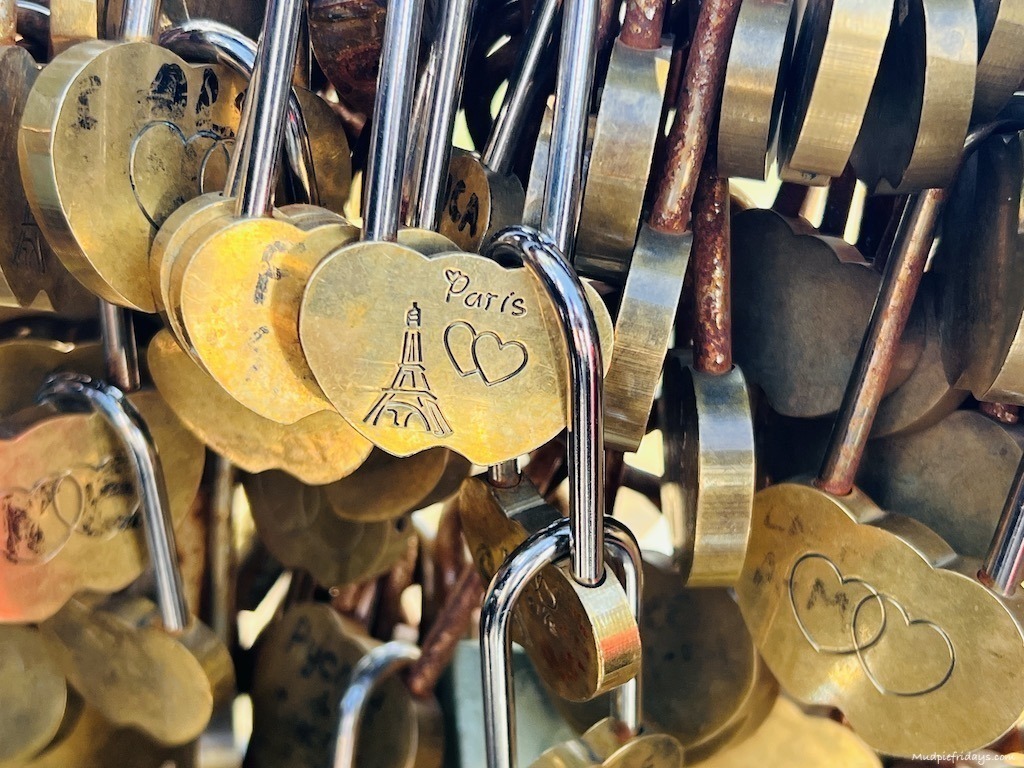 2 Days in Paris Itinerary - Paris with kids a family friendly Paris city break - family trip to paris