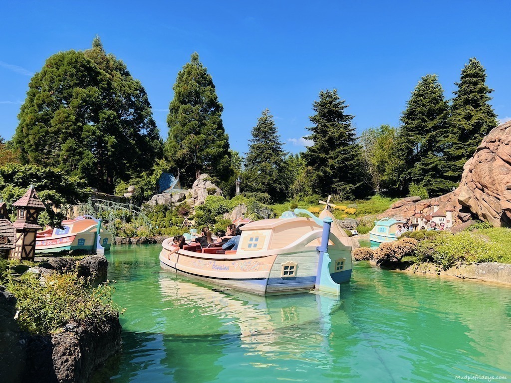 The boat ride - Le Pays de Contes de Fees rides at Disneyland Paris