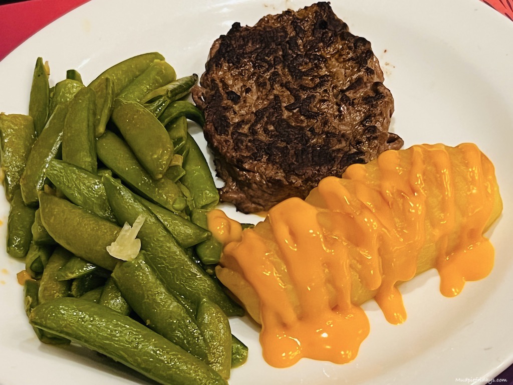 kids hamburger at silver spur steakhouse disneyland paris