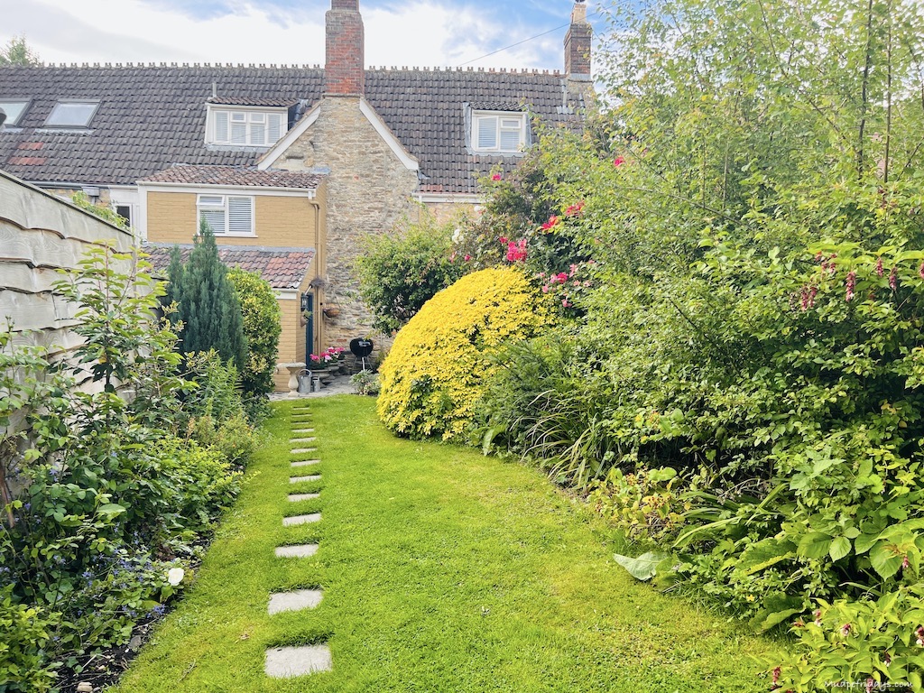 The back garden of Eastbury Cottage