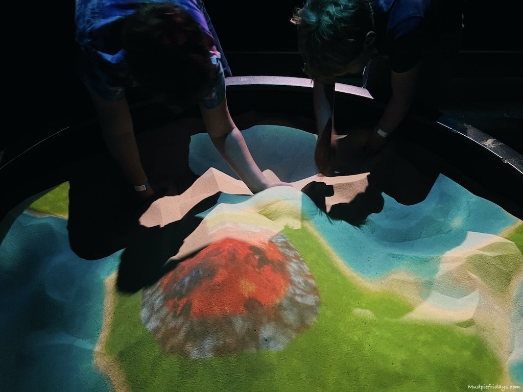 The sand pit where you can build volcanos and lakes