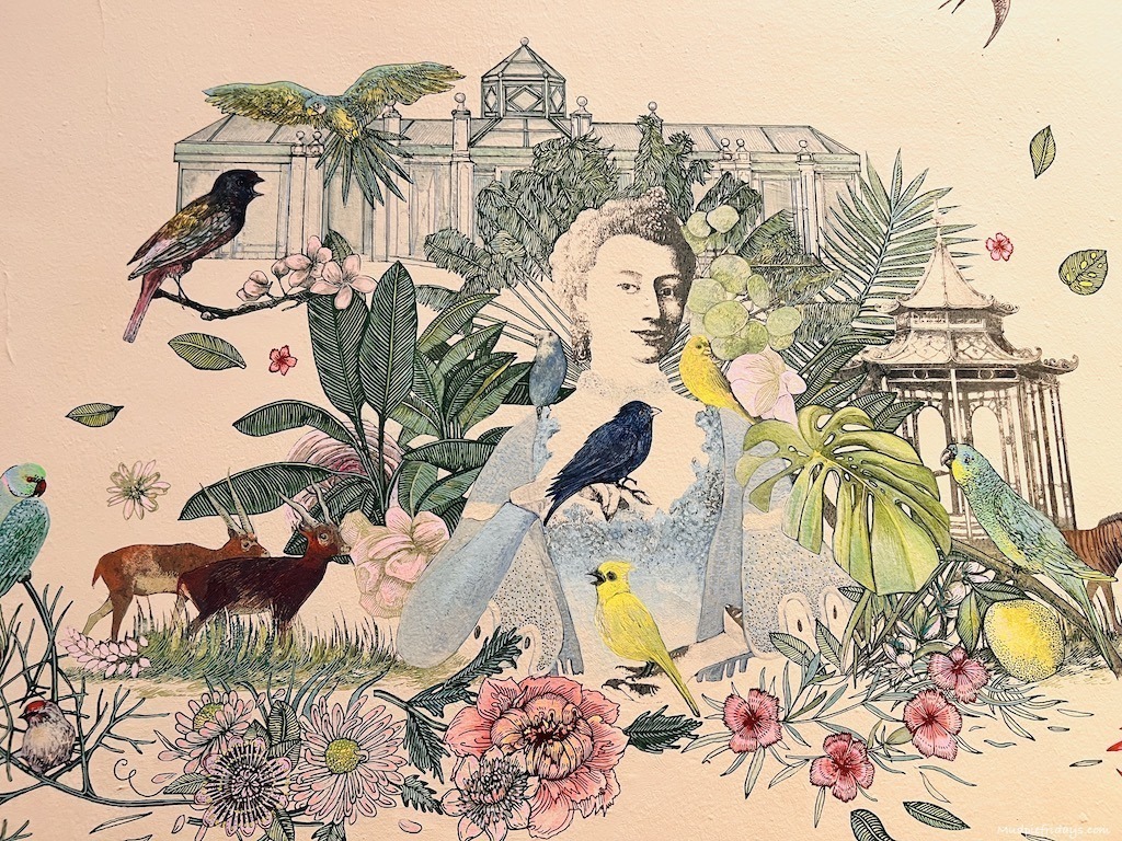 Painted walls inside the great pagoda