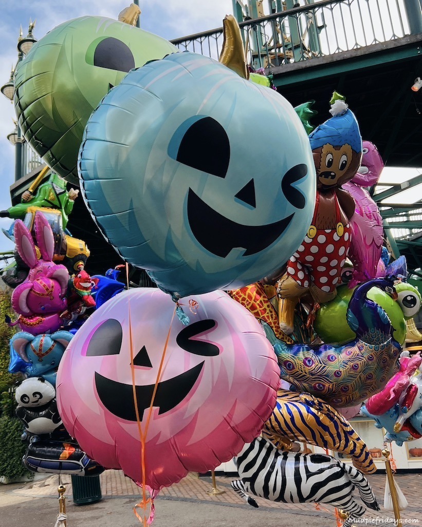 Pumpkin balloons for sale at Tivoli