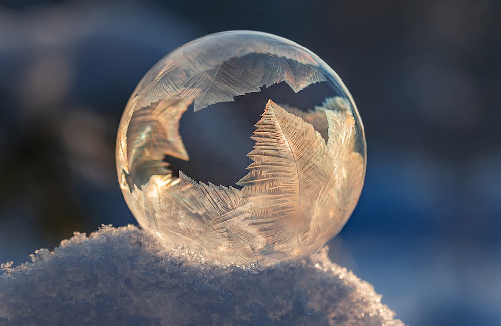 Lapland bucket list and thinks to do - frozen bubbles