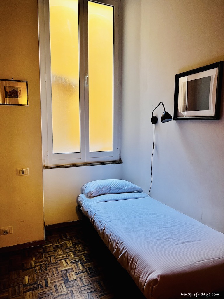 The single bedroom in the apartment