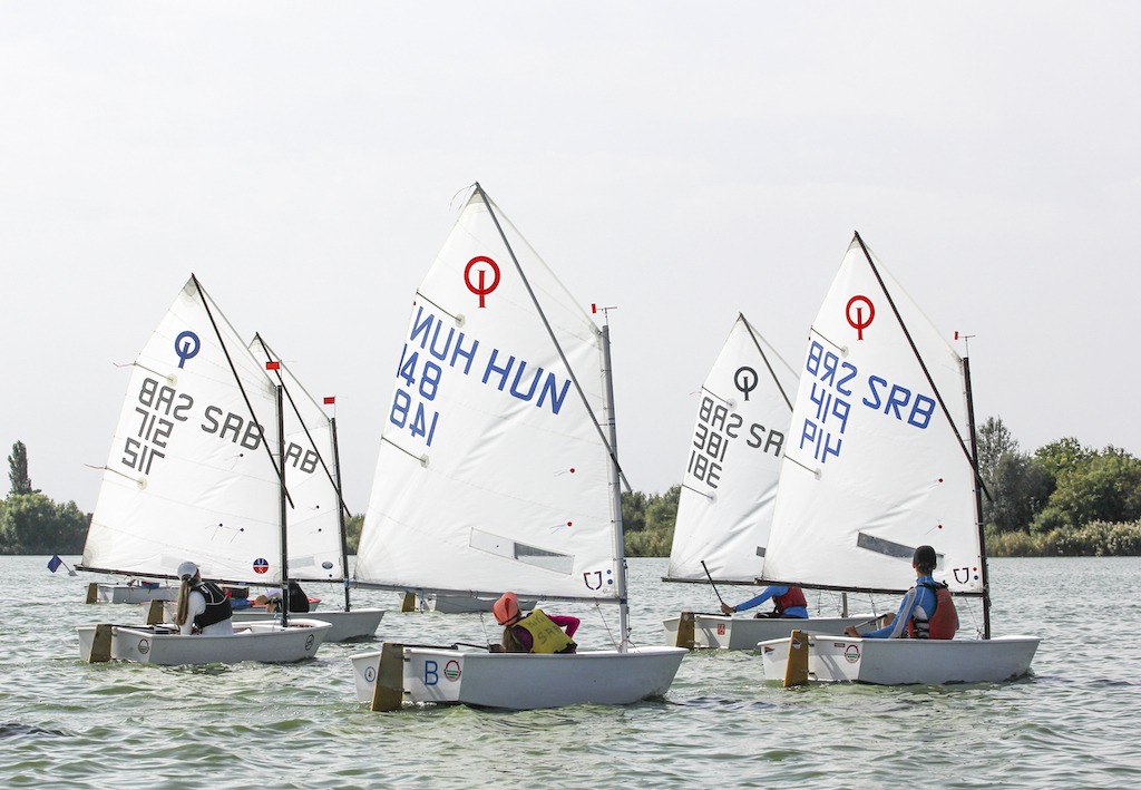 Ardingly Resovier - Sailing for Juniors