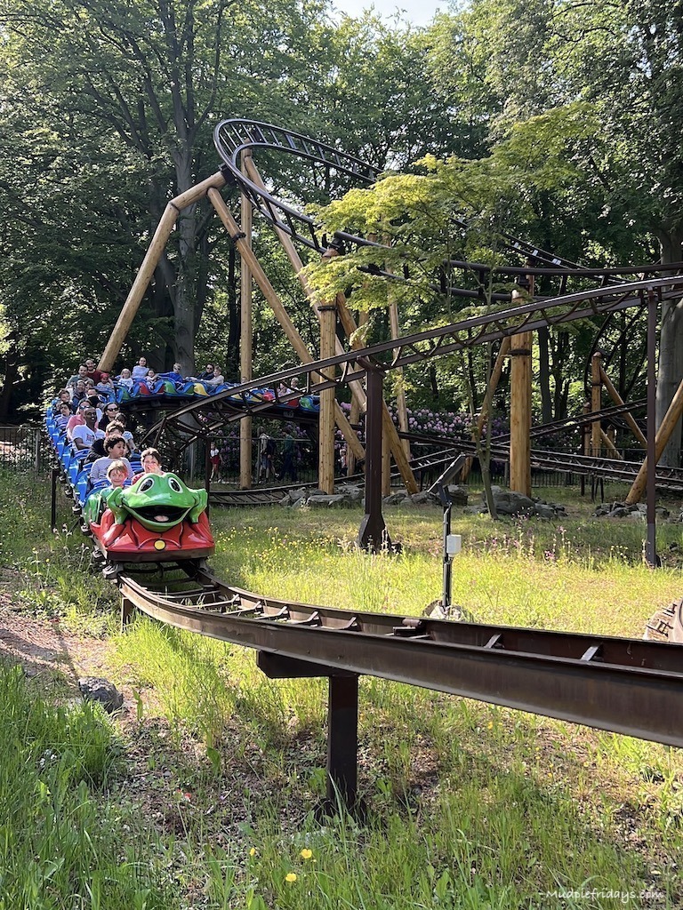 the smallest rollercoaster with Rick the frog at the Duinrell amusement park