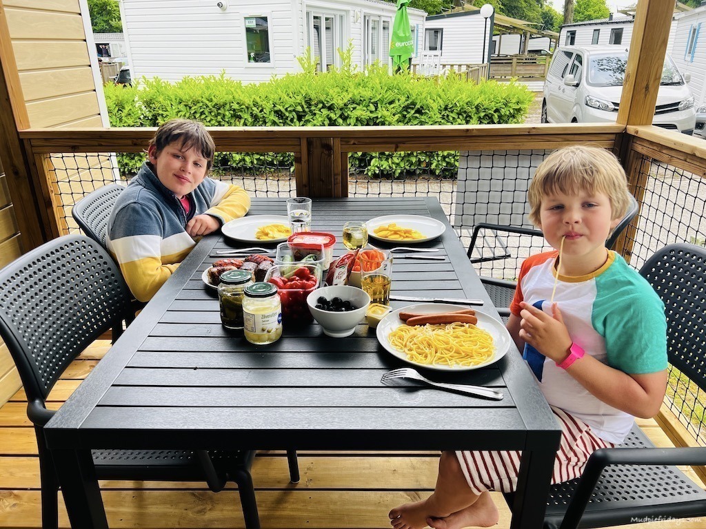 Alfresco dining at Eurocamp Duinrell.