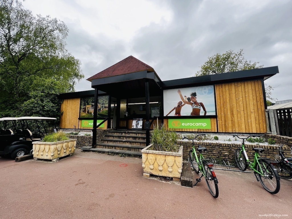 Duinrell Eurocamp reception with bikes outside