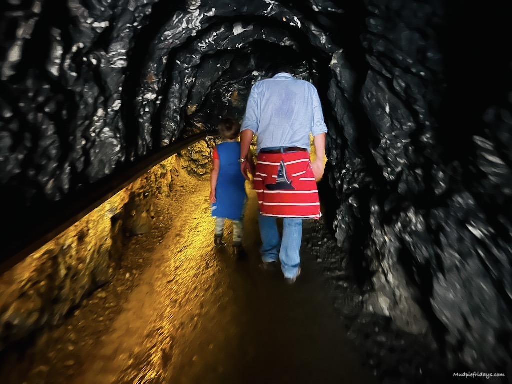 Walking up in the tunnels at the gorge 