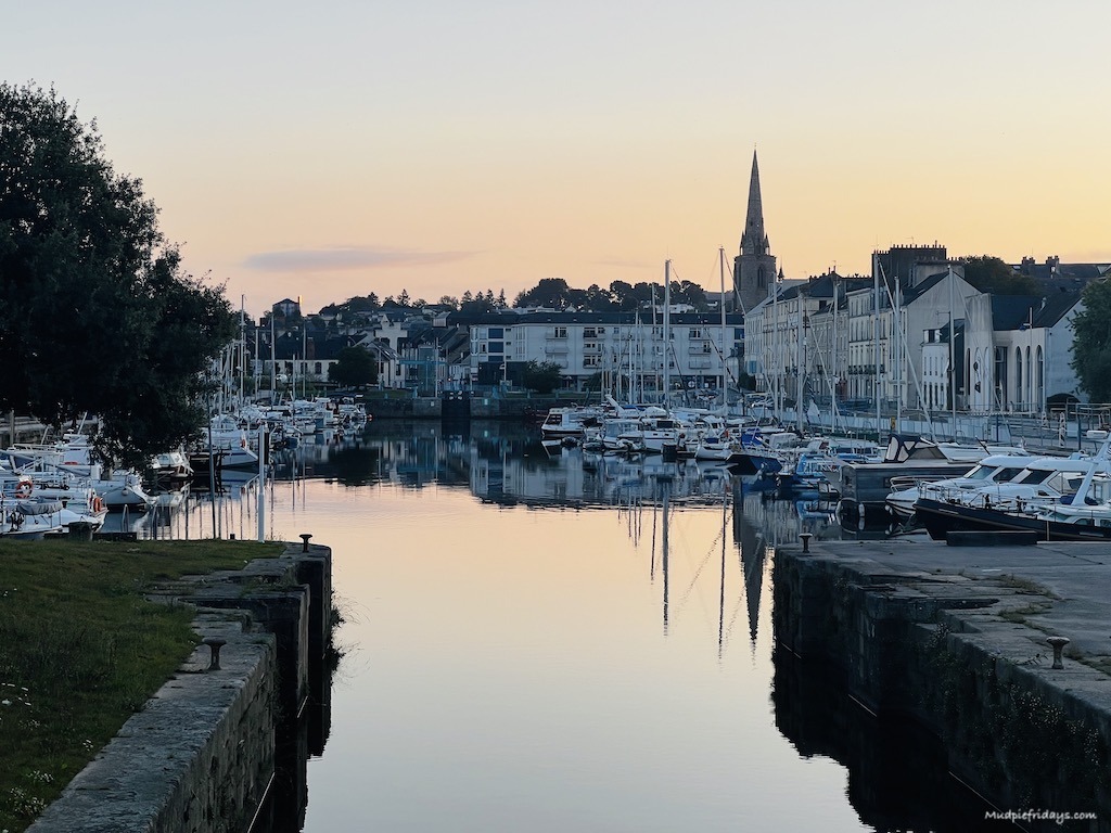 Redon sunrise across the harbour