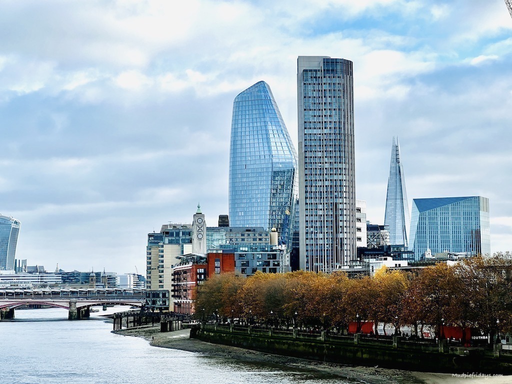 The location of the Bankside hotel autograph collection is right next to London Blackfriars Station 