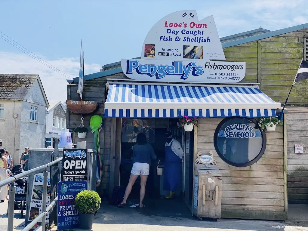 Fish mongers at the harbour