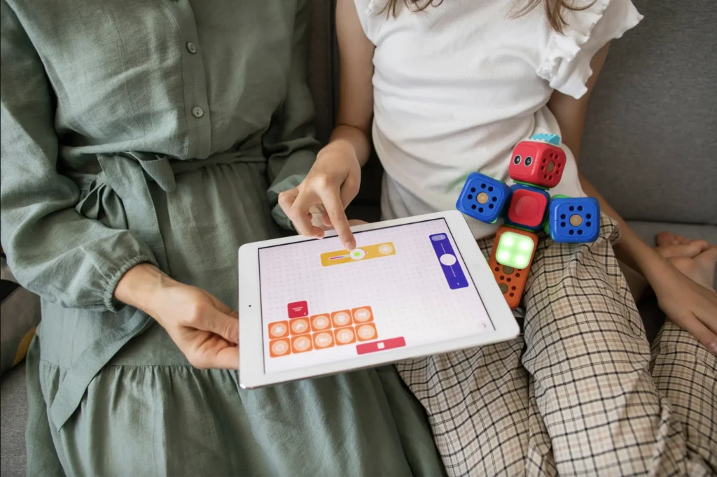 How Parents Can Use Smart Technology in Boosting Educational Play