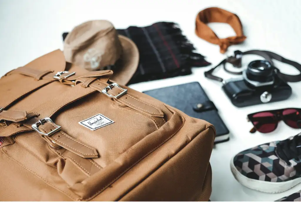12 Must-Pack Items for Dads on Family Holidays